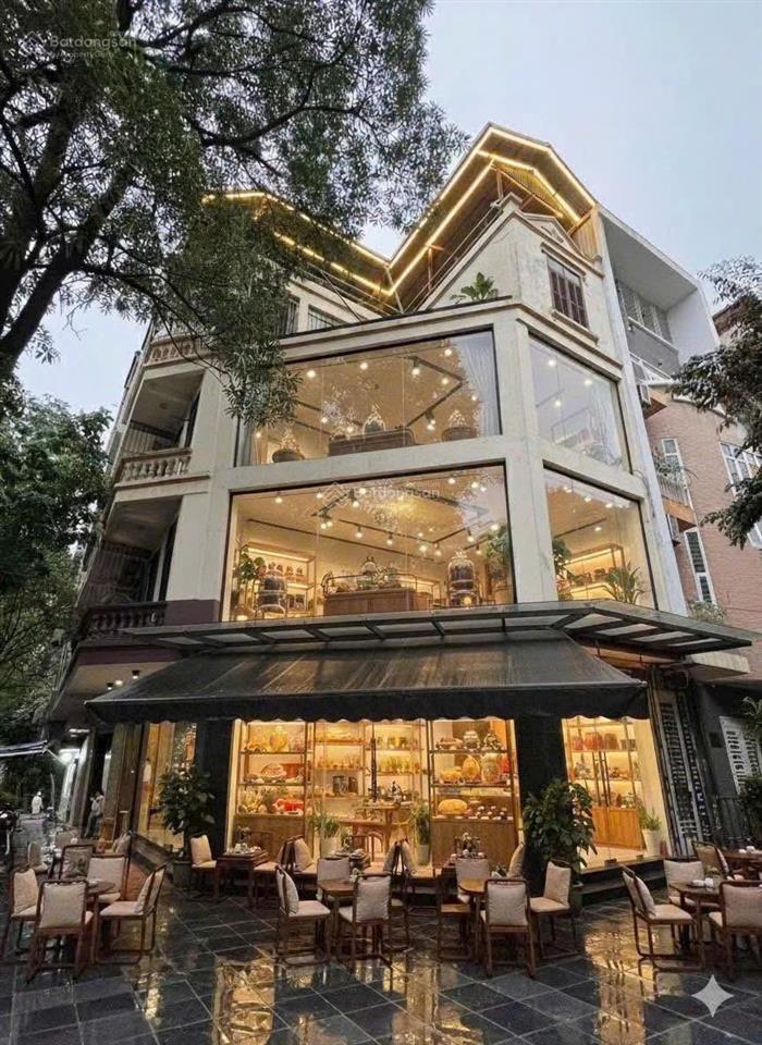 Cho thuê lô góc mặt phố nguyên hồng  diện tích sd 400m2  mặt tiền 15m dễ nhận diện thương hiệu