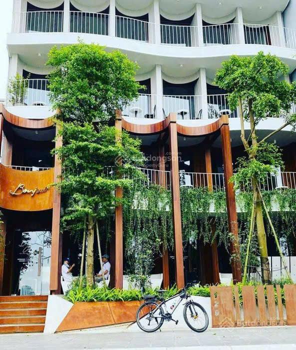 Cho thuê mbkd mặt phố nguyễn đình thi  dt 80m2x 4 tầng  mặt tiền 8m phù hợp mô hình cafe trà sữa