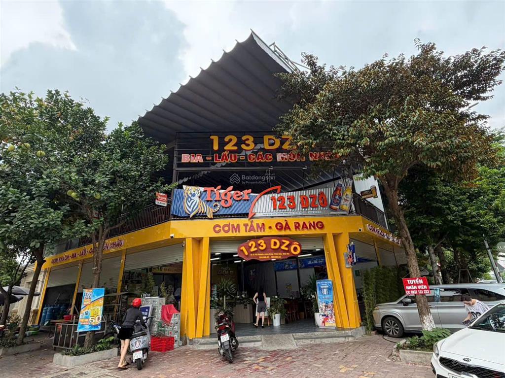 Hiếmbiệt thự lô góc khu dương nội diện tích 200m2x 4 tầng mặt tiền lô góc 25m xen kẽ 50 toà cc