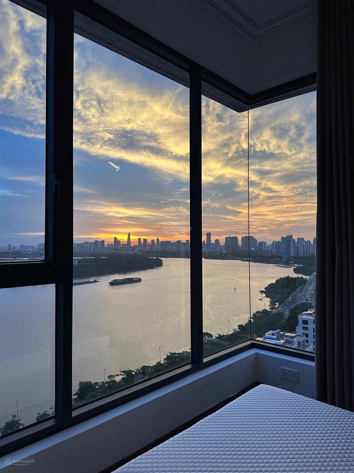 Cho thuê 3pn hoa hậu full nt view sông tầng cao one verandah