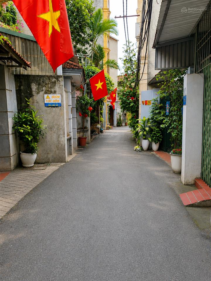 Bán nhà riêng 4 tầng, 33 m² tại la khê, hà đông, 2 phòng ngủ & 3 vệ sinh, ngõ ô tô rộng.