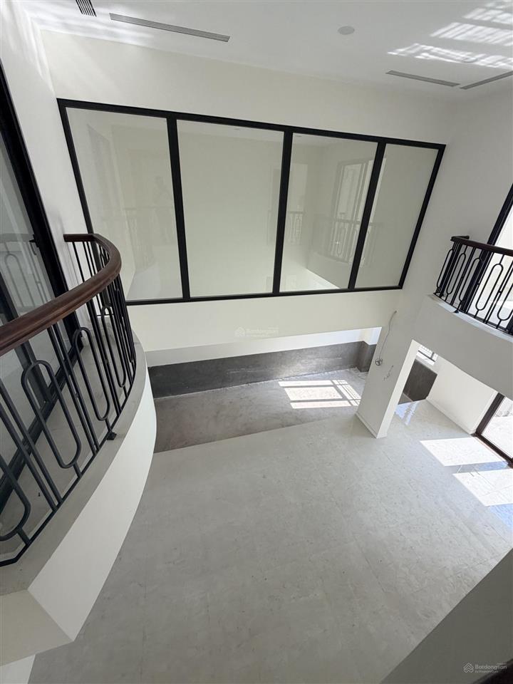 Biệt thự 6 tầng thang máy mới ngang 12m 2 mặt tiền lê văn sỹ phường 13 quận 3 giá chỉ 130 tỷ