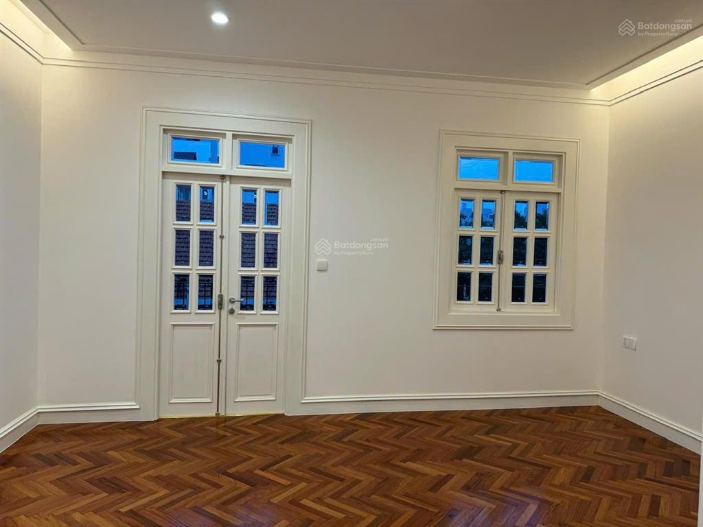 Góc 2mt đường thái ly ngay nguyễn văn hưởng thảo điền 10x17m 4 tầng giá 68 tỷ