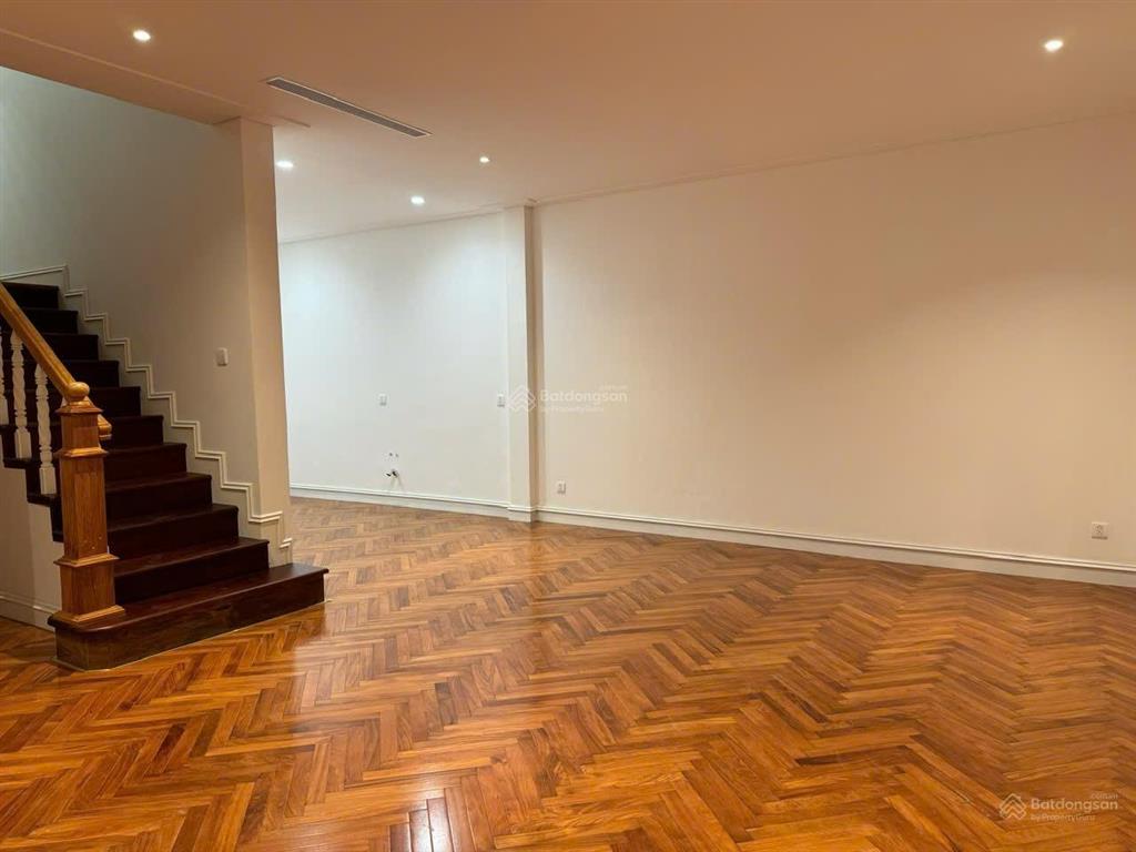 Góc 2mt đường thái ly ngay nguyễn văn hưởng thảo điền 10x17m 4 tầng giá 68 tỷ