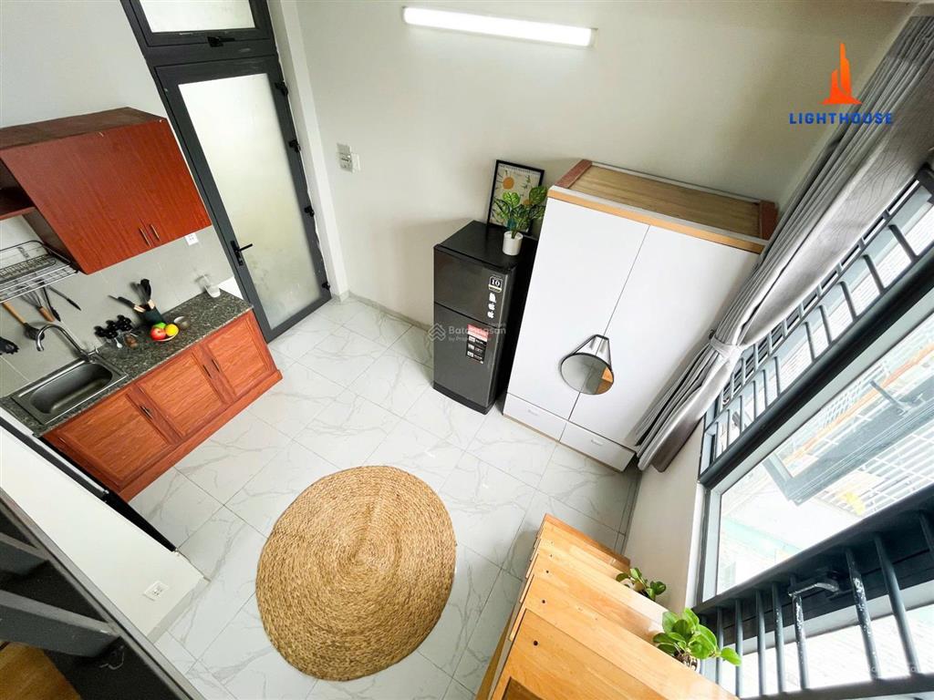 Phòng siêu rộng cửa sổ trời  2 không gian ngủ ngay hàng xanh