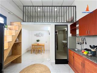 Phòng siêu rộng cửa sổ trời  2 không gian ngủ ngay hàng xanh