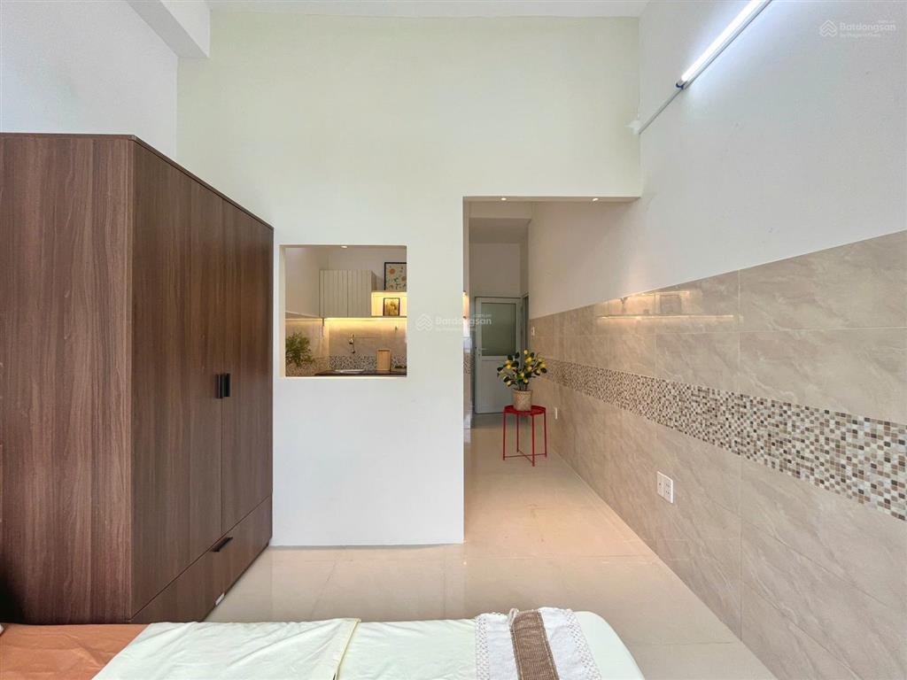 Phòng ban công full nội thất cực thoáng ngay bến xe miền đông cũ