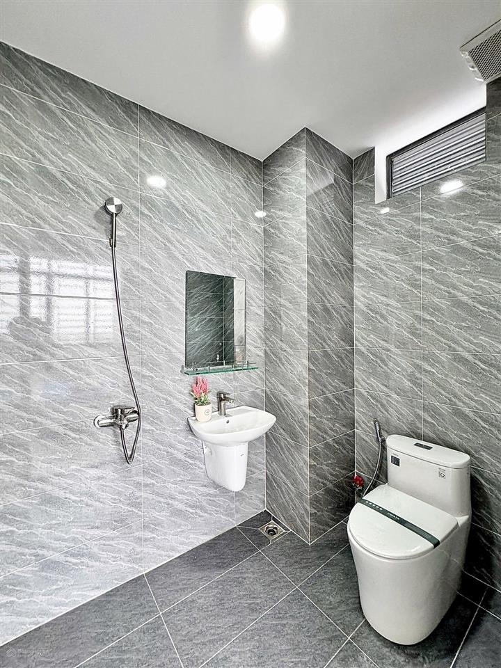 Phòng mới tách bếp, full nội thất ngay trung tâm hành chính quận 2