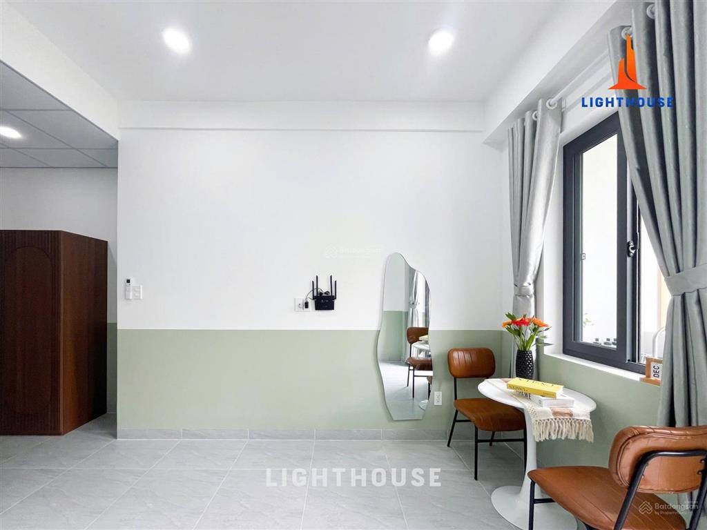 Phòng mới tách bếp, full nội thất ngay trung tâm hành chính quận 2