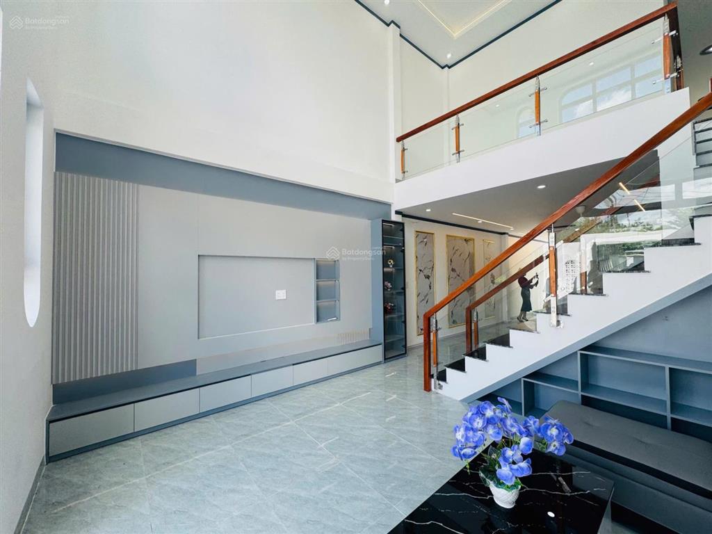 Nhà sổ hồng riêng tại khu đô thị richhome 2 100m2 giá 2,4 tỷ