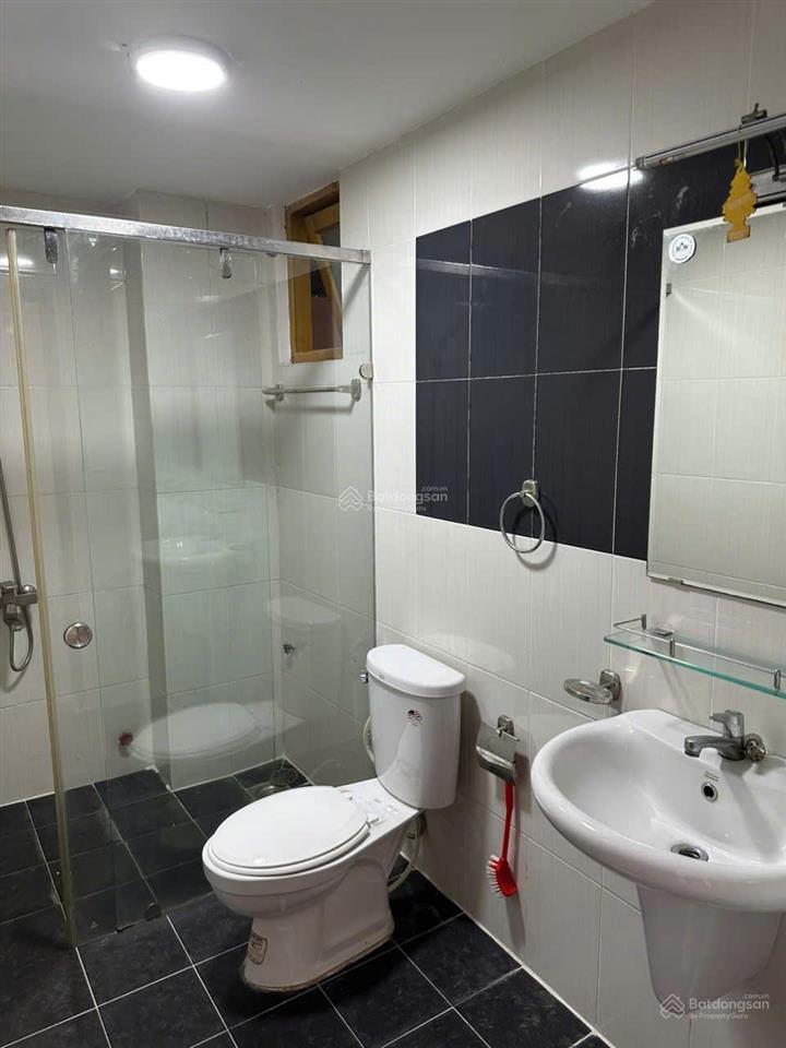 Cho thuê nr 100m2 tại hòa phú, 10 triệu vnd, 2pn, 2wc, mặt tiền 5m kinh doanh buôn bán được ngay