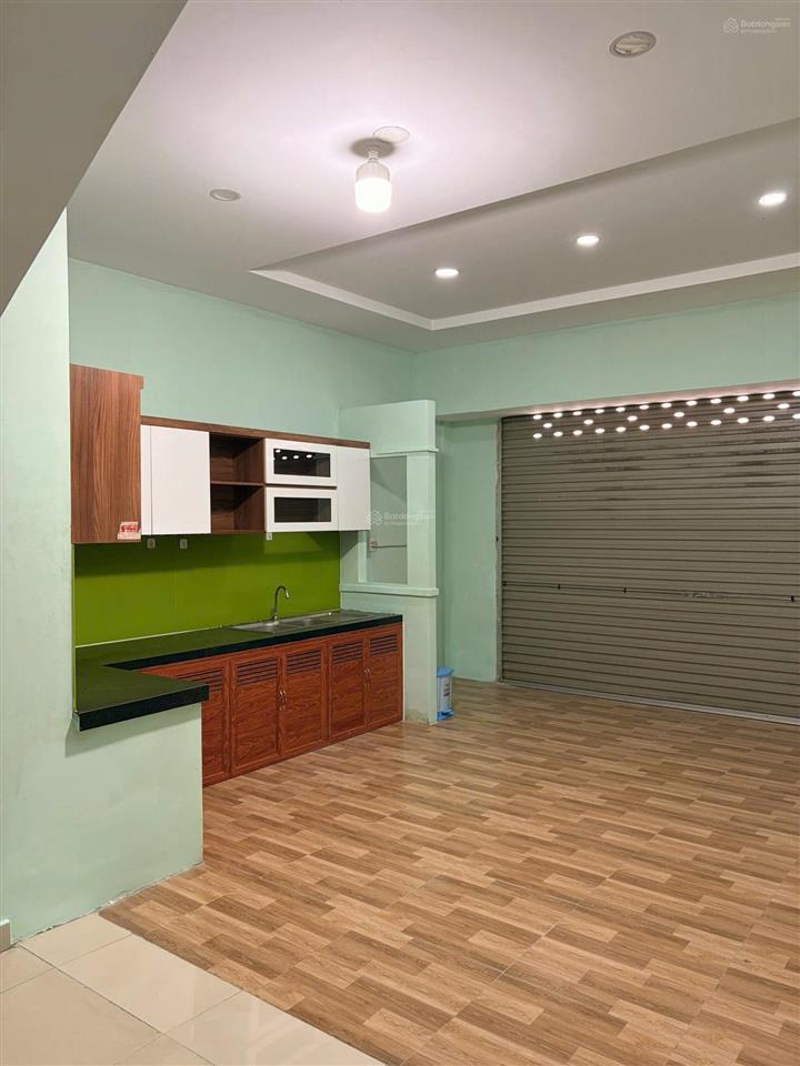 Cho thuê nr 100m2 tại hòa phú, 10 triệu vnd, 2pn, 2wc, mặt tiền 5m kinh doanh buôn bán được ngay