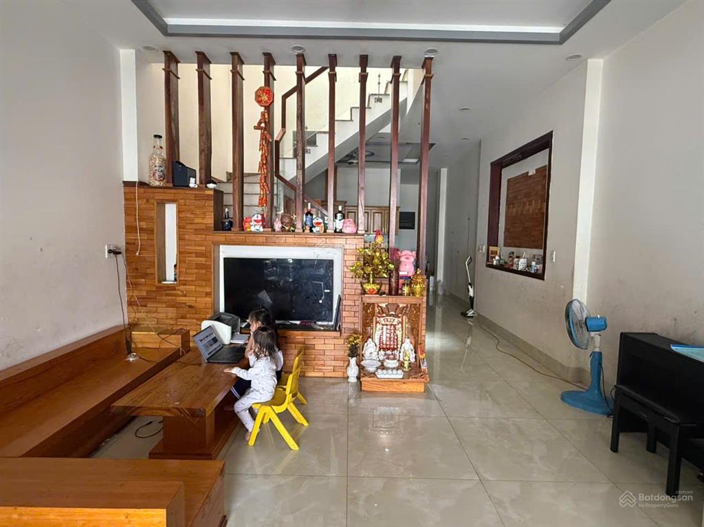 Cho thuê nhà mặt phố 250m2, giá thuê 25 triệu/tháng tại hòa phú, thủ dầu một, bình dương