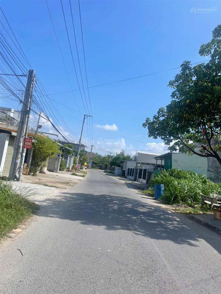 Bán đất gần chợ long nguyên tại dh615, giá 790 triệu, 240m2, đẹp ngang 10 dài 24m, thổ cư 100m2