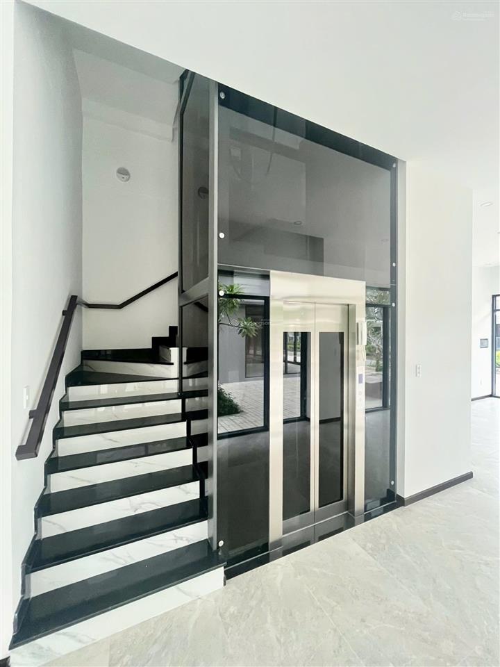 Bán nhà mặt phố tại nhà 2 mặt tiền green city bình dương, giá gốc cdt 4,395 tỷ, 125m2