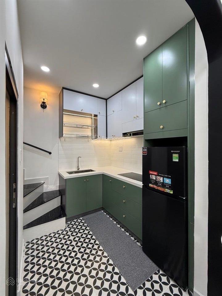 Nhà đẹp đón tếtbình thạnh cạnh quận 1 chỉ 3,98 tỷ
trệt, lầu đúc btct kiên cố. gồm 2pn, 2wc, pk, b