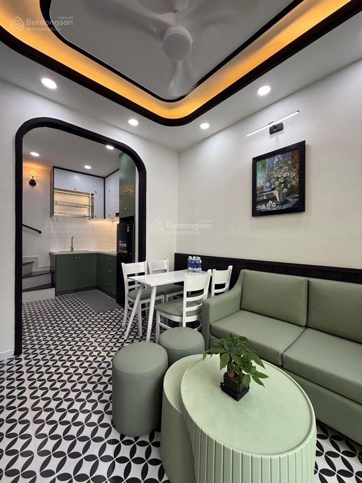 Nhà đẹp đón tếtbình thạnh cạnh quận 1 chỉ 3,98 tỷ
trệt, lầu đúc btct kiên cố. gồm 2pn, 2wc, pk, b