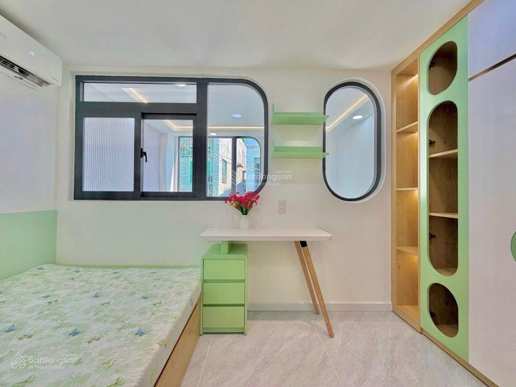 Nhà mới xây 4 tầngngay cầu bôngbình thạnh cạnh quận 1,quận 3. sát đường trường sachợ bà chiểu