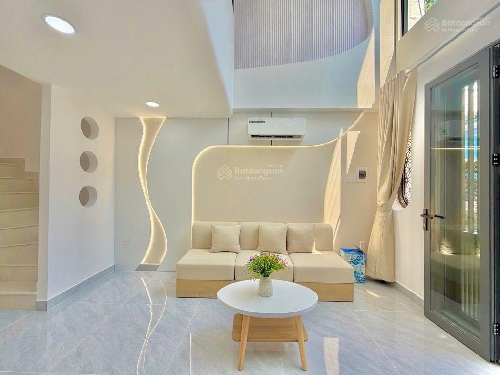 Nhà mới xây 4 tầngngay cầu bôngbình thạnh cạnh quận 1,quận 3. sát đường trường sachợ bà chiểu