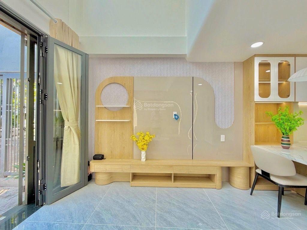 Nhà mới xây 4 tầngngay cầu bôngbình thạnh cạnh quận 1,quận 3. sát đường trường sachợ bà chiểu