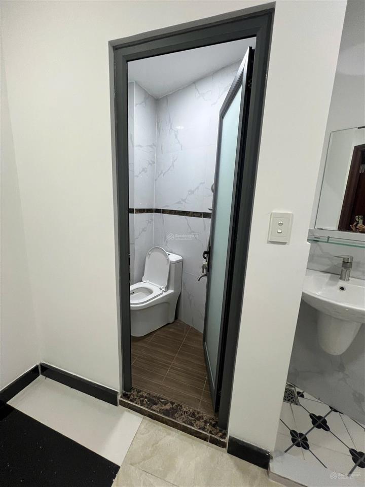 Chính chủ bán nhà nhỏ giá rẻ  ngay ngã tư hàng xanh cạnh 5 trường đại học 3,5