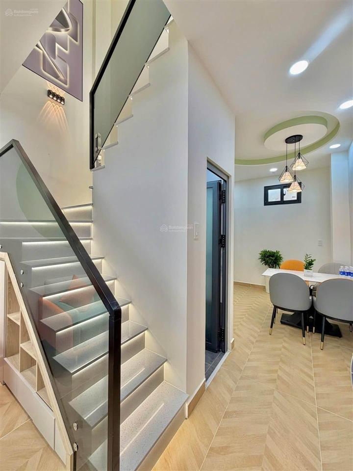 4,95tỷ có siêu phẩm siêu hiếm phú nhuận thuận lợi di chuyển q1,bình thạnh cạnh sân bay