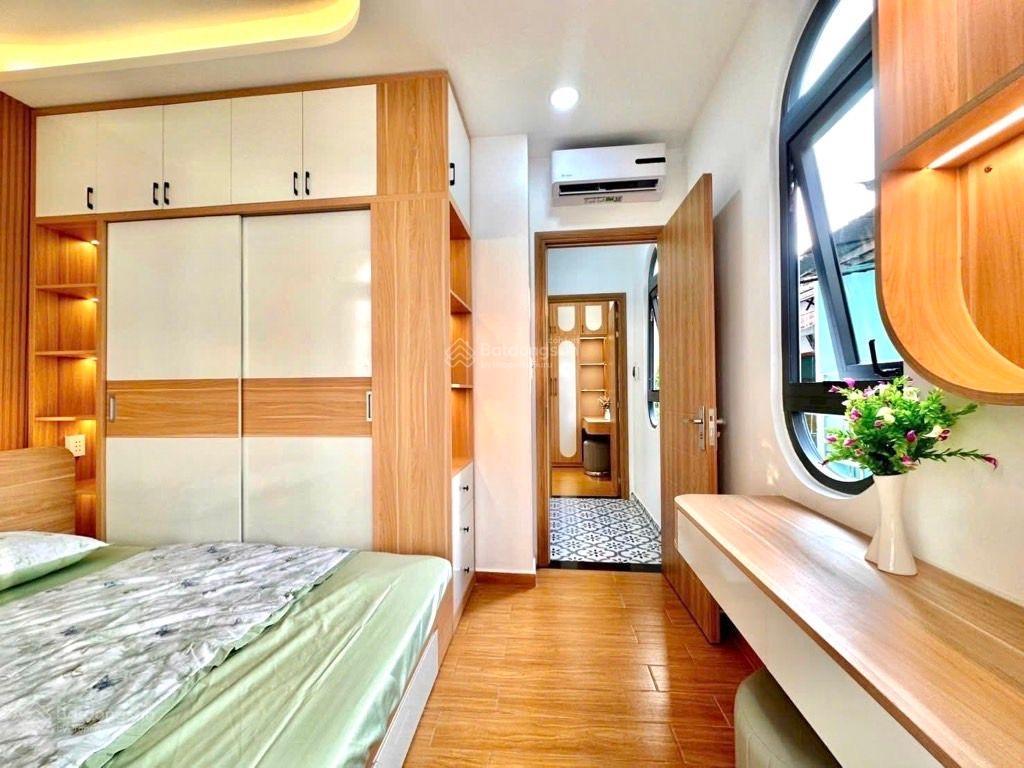 Nhà đẹp 2 tầng 2 mặt thoáng ngay ngã tư hàng xanh hơn 5 tỷ dt 33m (4,11x8m), nở hậu tài