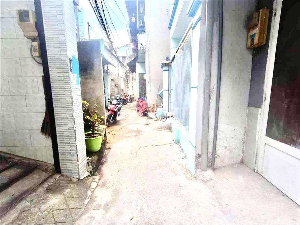 Hiếm! nhà quận 2 1 trệt 2 lầu 75m2 sử dụng chỉ 1,95 tỷ vị trí đẹp, ngay sau lưng bệnh viện