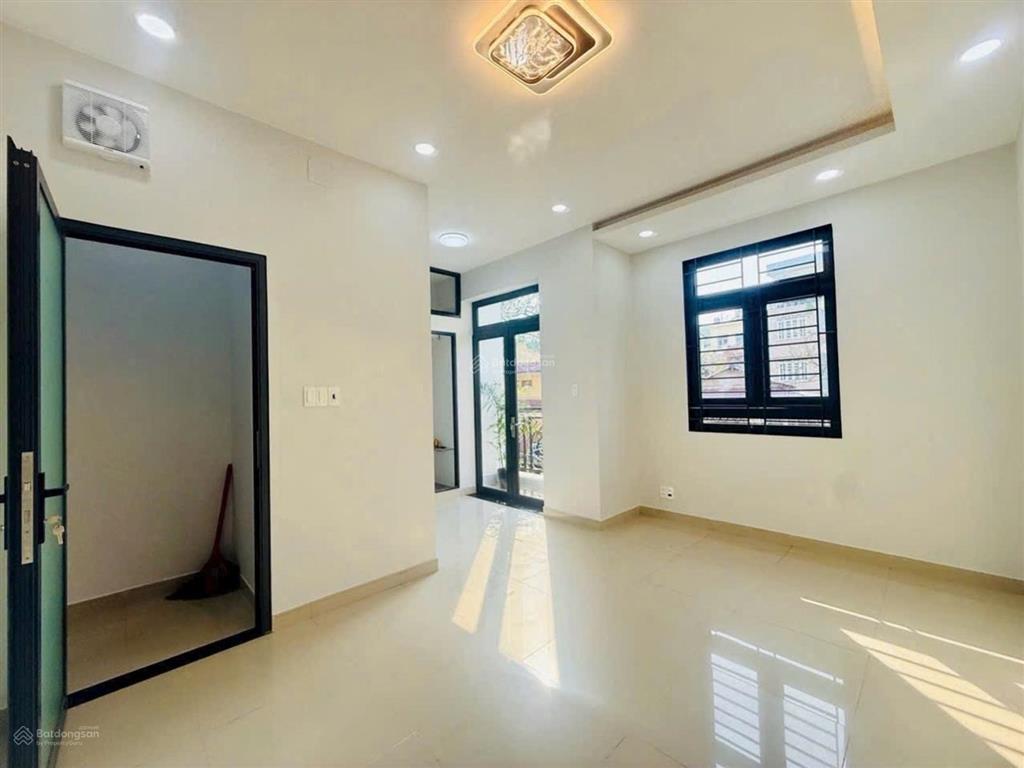 Hơn 7 tỷ nhà đẹp gara ô tô nguyễn duy trinh, quận 2 cũ diện tích 5,7m x 10m kết cấ