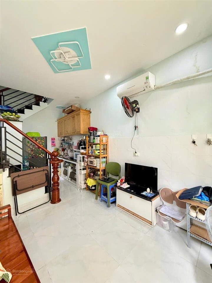 3 tỷ nhà 2 tầngchợ thị nghè nguyễn hữu cảnh giáp quận 1 36m² sử dụng 2 tầng 2wc