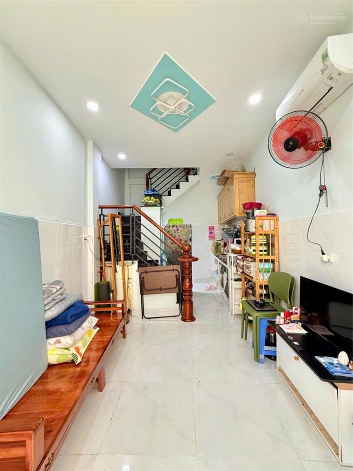 3 tỷ nhà 2 tầngchợ thị nghè nguyễn hữu cảnh giáp quận 1 36m² sử dụng 2 tầng 2wc