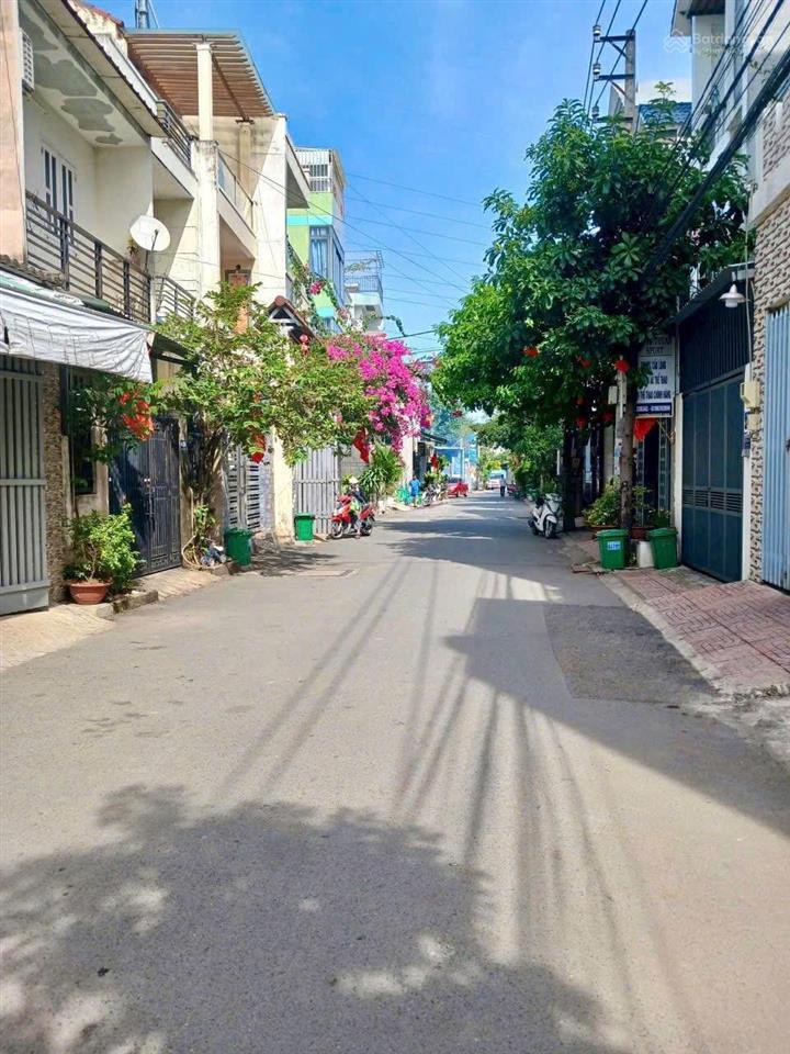 Chỉ hơn 3 tỷ nhà 3 tầng, 4pn hẻm xe hơi nguyễn duy trinh  long trường phú hữu q9 1 trệt 2 lầu