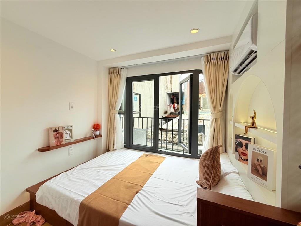 Hơn 2 tỷ sở hữu nhà 3 tầng sát quận 1, cạnh cầu bông! bên hông chợ bà chiểu nhà mới đẹp
