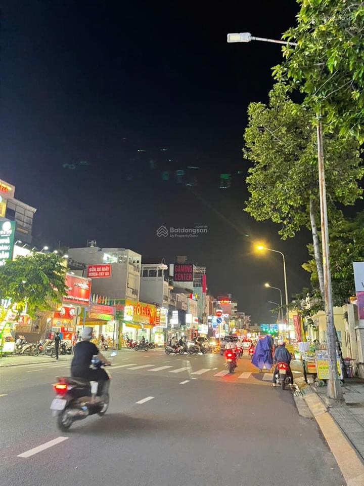 Bán nhà hxh ngay emart phan văn trị p5 (5.5mx17m) giá 11.2 tl