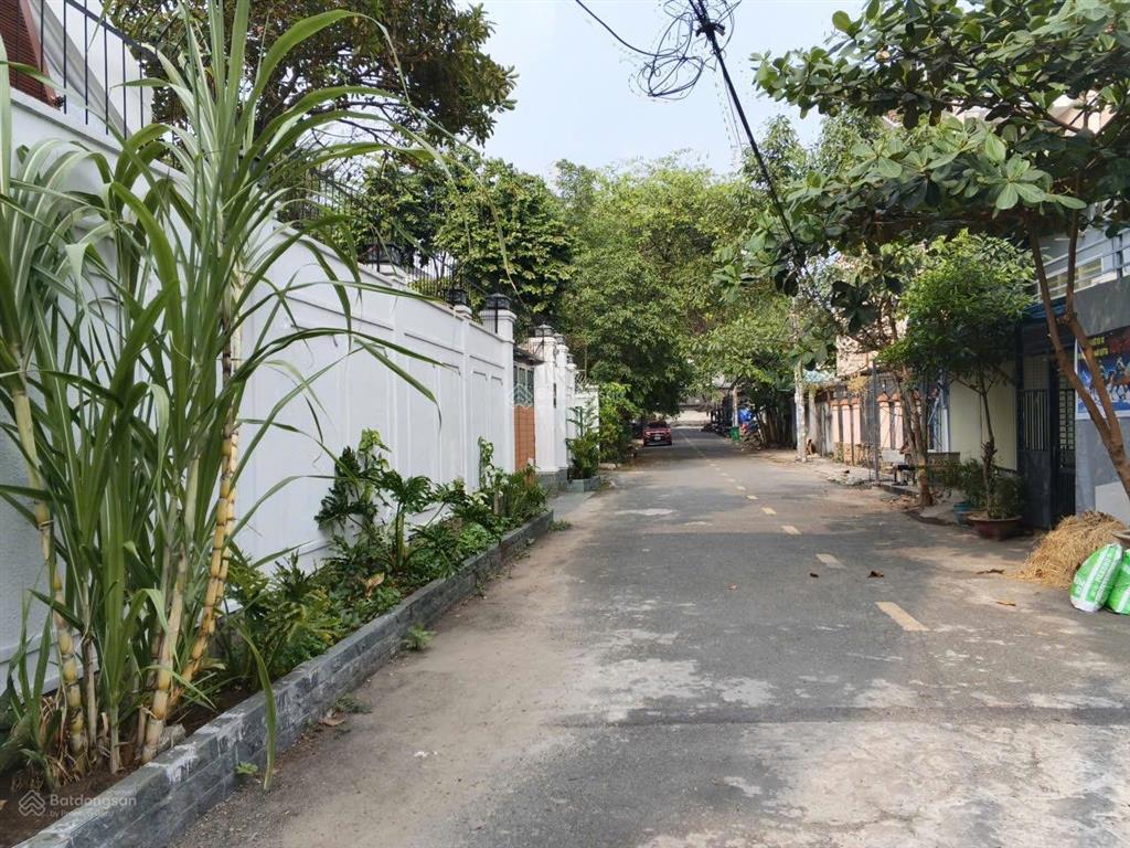 Nhà 3 tầng đường dân chủ p bình thọ, thủ đức. ô tô trước nhà. giá quá rẻ luôn,
