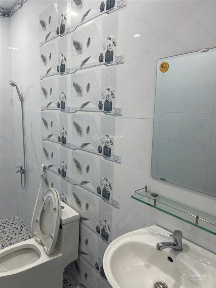 Nhà 2 tầng ngang 5m ngay chợ tam hà tô ngọc vân, thủ đức.