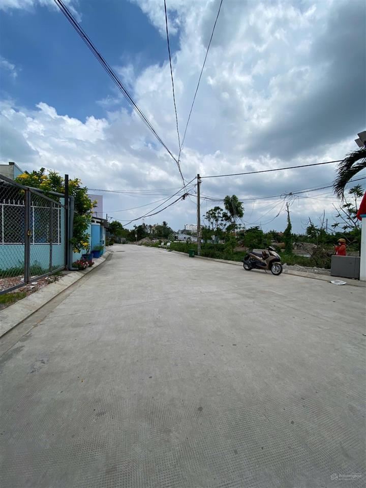 Hàng thơm  245m2 đất trường thọ thủ đức, ngang 9m, vuông vứt đường ô tô to đùng, giá 12tỷ thương l