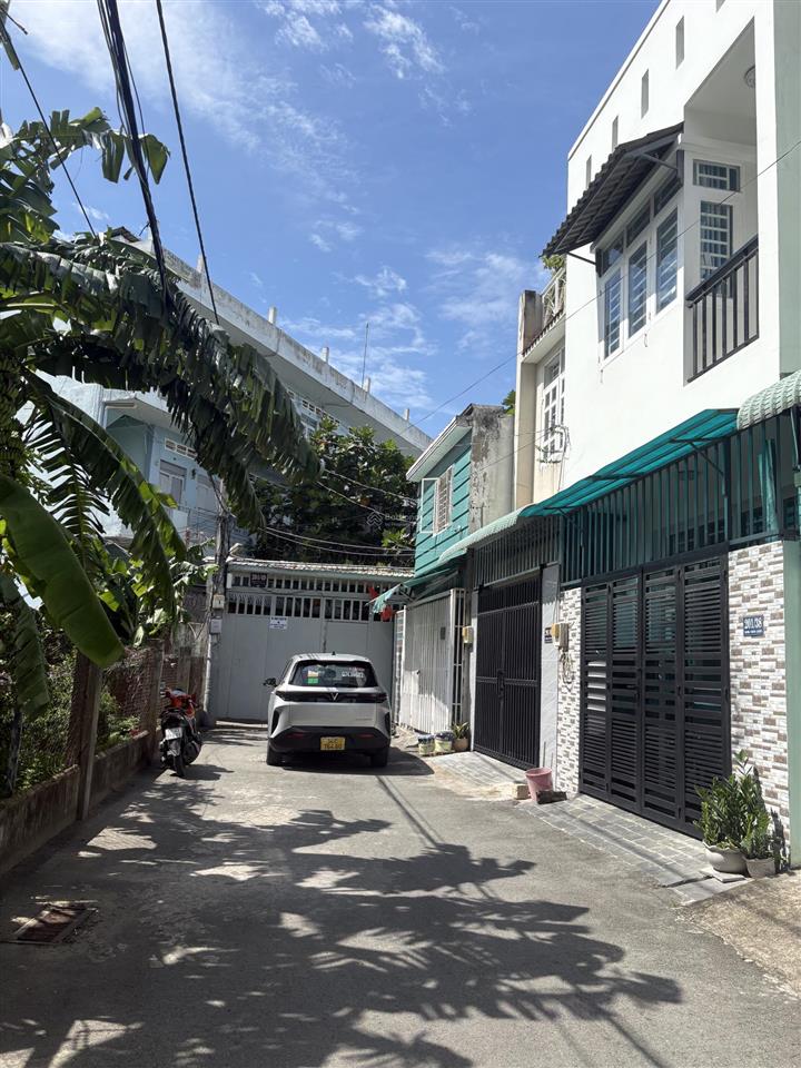 130m2 đất ngay chung cư đạt gia, đường ô tô tránh nhau. ngang 8m đất vuông vứt