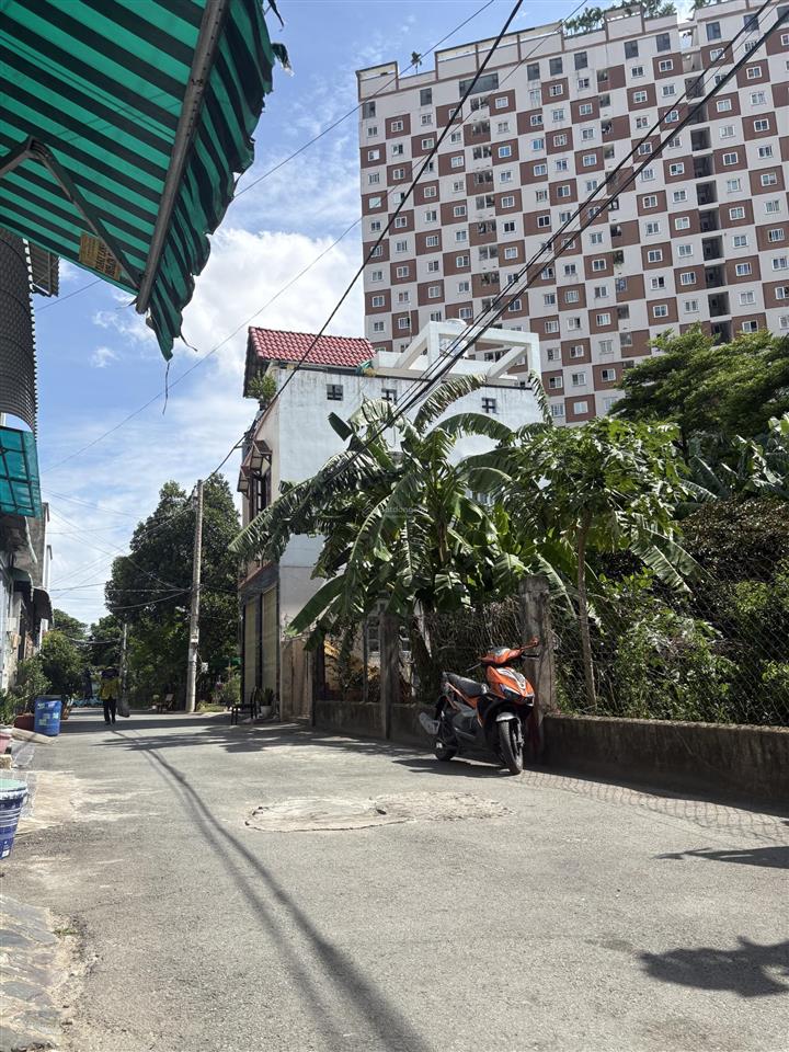 130m2 đất ngay chung cư đạt gia, đường ô tô tránh nhau. ngang 8m đất vuông vứt