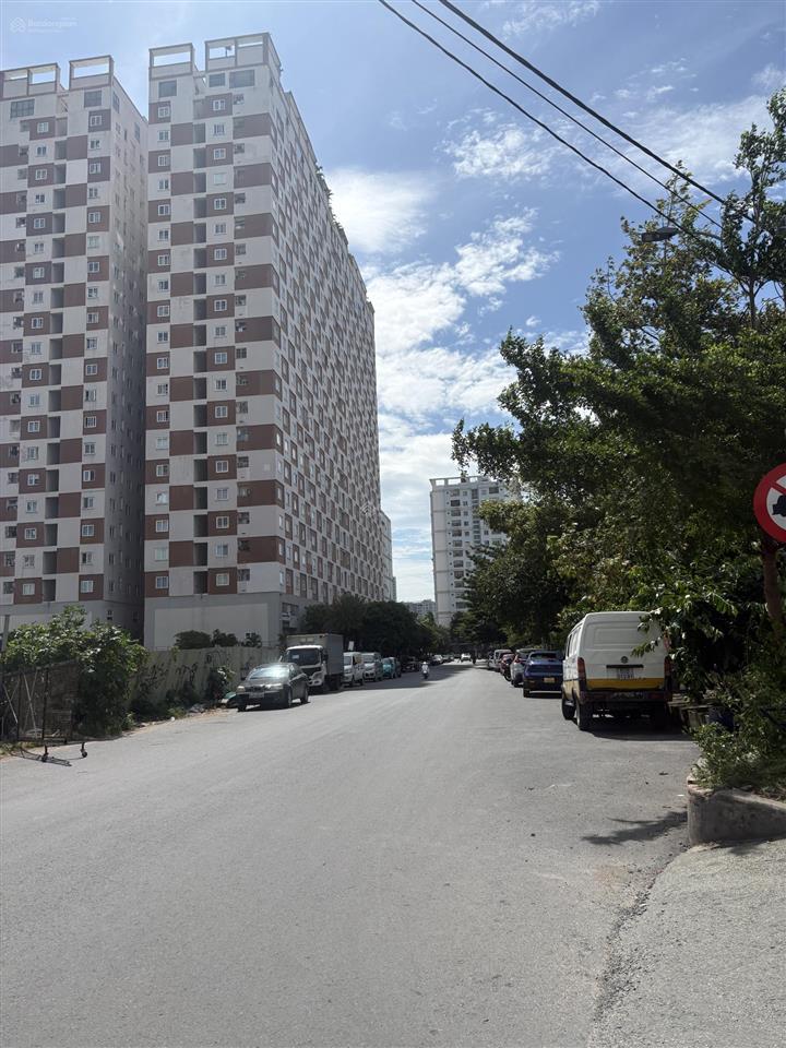 130m2 đất ngay chung cư đạt gia, đường ô tô tránh nhau. ngang 8m đất vuông vứt
