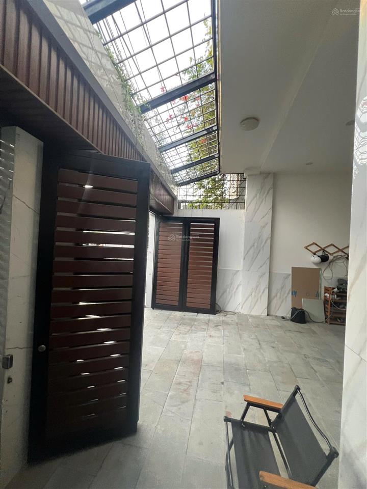 Chính chủ gửi bán  nhà 4 tầng mặt tiền đường số, sát phạm văn đồng, linh đông thủ đức. 143m2