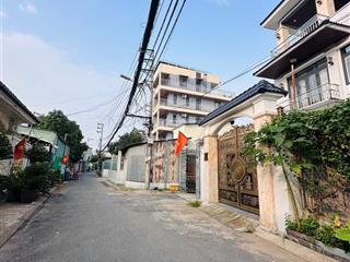 Nhà trường thọ 100m2 đường nhựa rộng 6m, ô tô ngủ trong nhà.