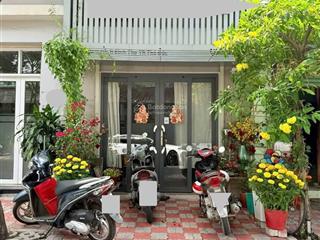 Cg. mặt tiền kinh doanh đường einstein, bình thọ, thủ đức. diện tích 4x10 nhà 1 trệt 1 lầu 2pn, 2wc