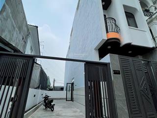 Nhà 3 tầng hẻm nhựa 7m, dt 100m2 ngang gần 7m, sân đậu 2 chiếc ô tô. gần trục phạm văn đồng, tđ.