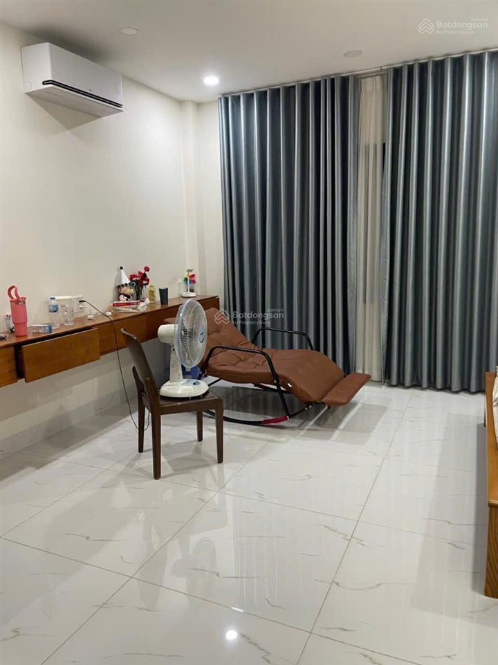 Hàng thơm nhà 3 tầng ngay vincom, võ văn ngân, thủ đức giá chỉ 4tỷ5. kết cấu 1 trệt 2 lầu