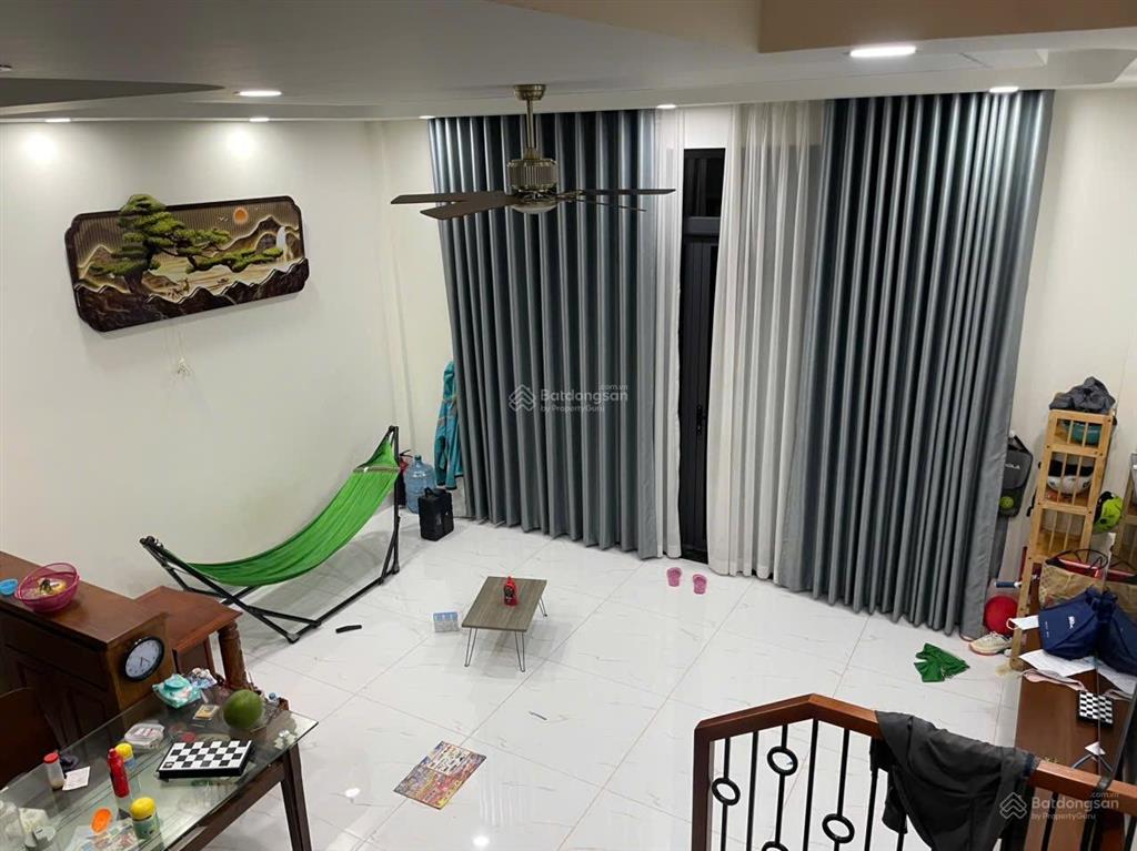 Hàng thơm nhà 3 tầng ngay vincom, võ văn ngân, thủ đức giá chỉ 4tỷ5. kết cấu 1 trệt 2 lầu