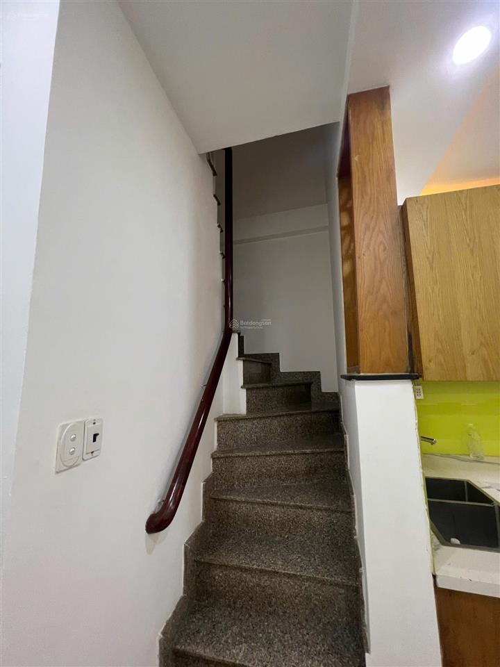 Chủ nhà ngộp cần bán gấp nhà đường bàu cát đôi, p12, q.tân bình, giá hơn 10 tỷ chút.  0937 333 ***