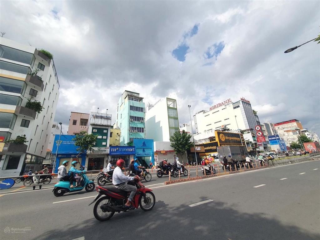 Chủ cần bán gấp nhà đường nguyễn sơn, quận tân phú, dt 5 x 20m. kc 2 lầu, giá 17 tỷ, nhà đẹp