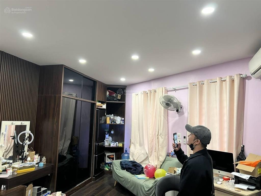 Bán gấp nhà mặt phố hồ văn chương, đống đa, hn  view hồ, ô tô tránh  giá chỉ 27.5 tỷ, s=52/56m2