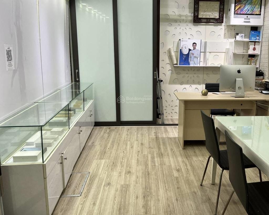 Bán gấp nhà mặt phố hồ văn chương, đống đa, hn  view hồ, ô tô tránh  giá chỉ 27.5 tỷ, s=52/56m2
